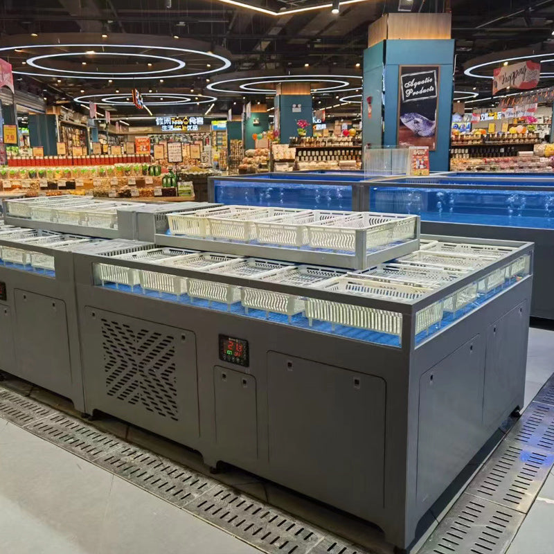 Supermarket fresh fish tank
