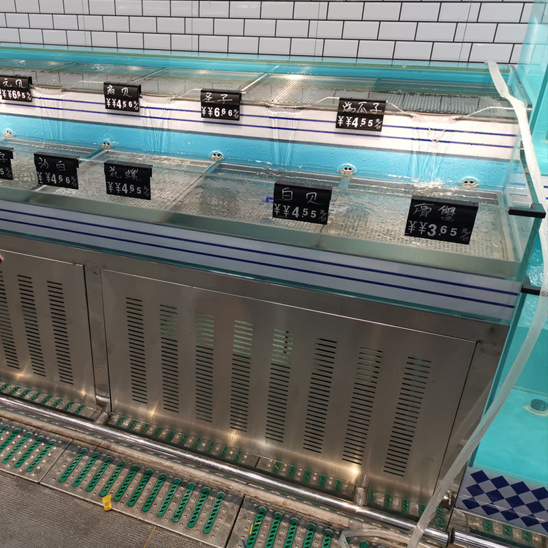 Supermarket fresh fish tank