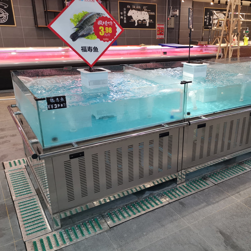 Supermarket fresh fish tank