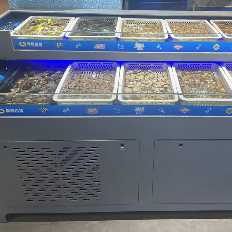 Supermarket fresh fish tank